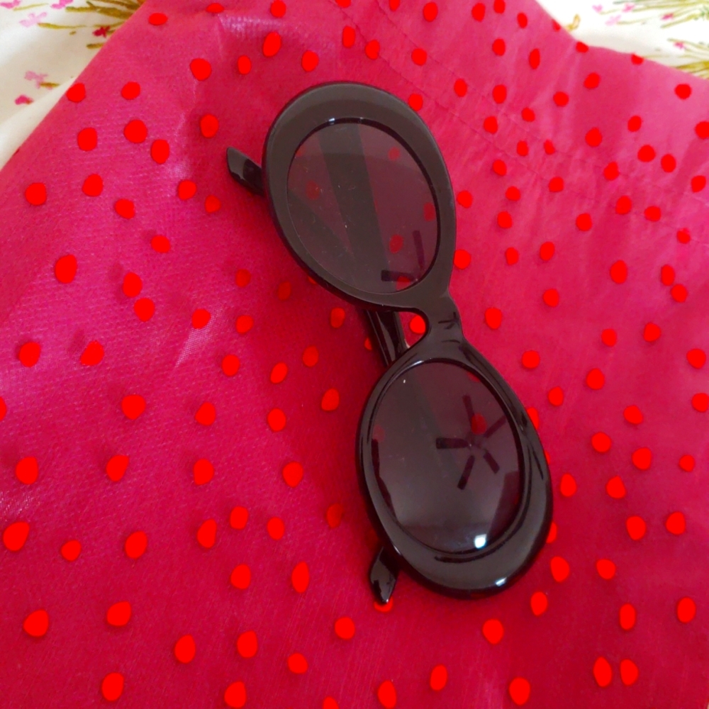 Lil Kim styled shades